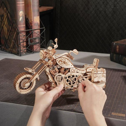 MOTO MODELE CRUISER - CULTURE MAQUETTE - EXPERT MAQUETTE BOIS et METAL - DIY - ROBOTIME